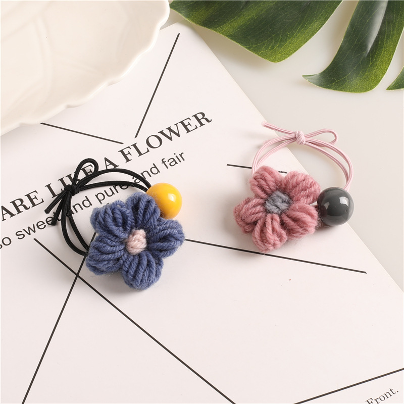 The new autumn and winter style of the popular Instagram forest-themed hair band features a high-elasticity knitted flower hair tie with a hair tie band Specification image