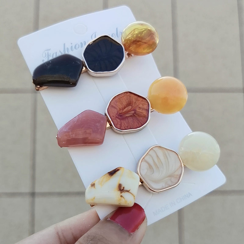 Geometric circular retro hair clips, simple alloy hair accessories, elegant side bangs clips, and ancient-style straight clips at the back of the head Specification image