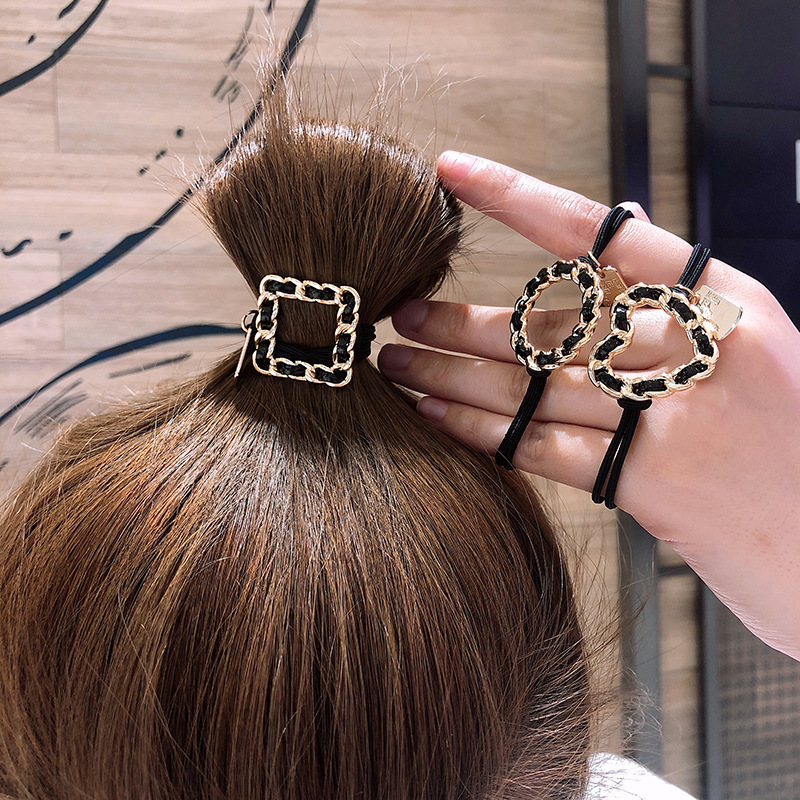 New Chanel-style hair tie for women, Korean version, versatile heart-shaped hair tie, metal leather band, durable, simple and versatile leather case Specification image