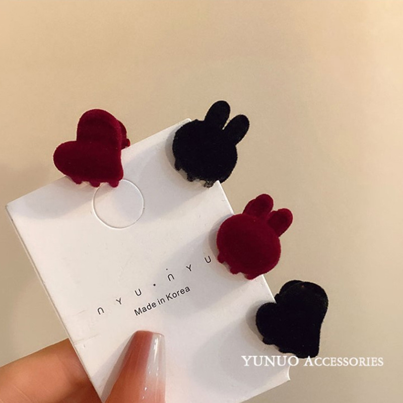 Heart-shaped hair clips, side clips, mini cute headwear, top clips, red velvet small scratch clips, hair accessories, rabbit accessories wholesale Item Picture