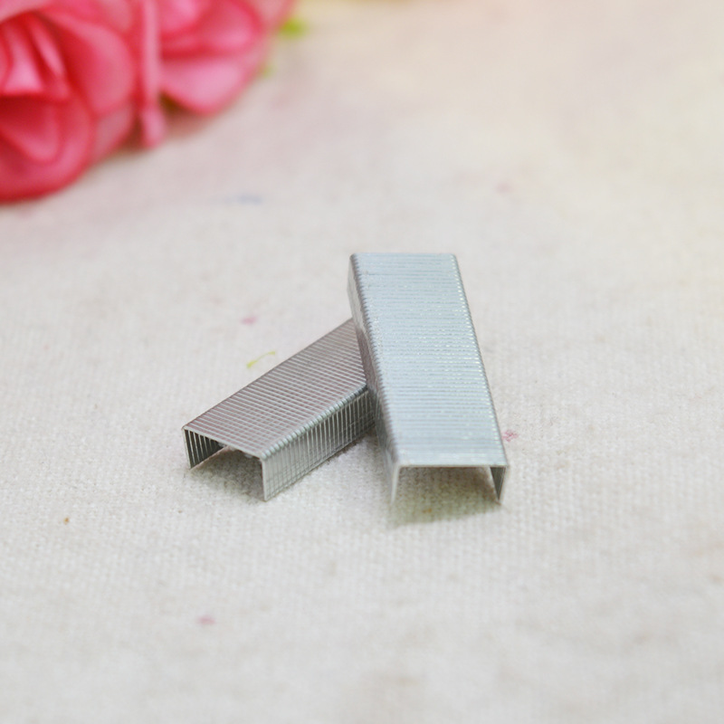 Factory direct sales and wholesale of No. 10 staples, small binding pins, office special No. 10 staples, cultural and educational industrial staples Application Scenario