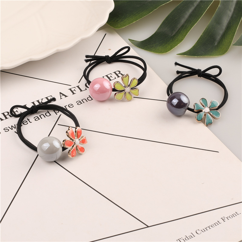 Korean style hair tie Internet celebrity Instagram forest-themed flower hair tie, stylish and elegant little Daisy hair band, hair tie rubber band Application Scenario