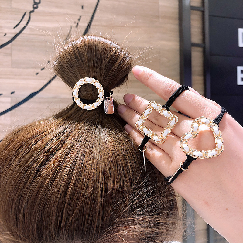 New Chanel-style hair tie for women, Korean version, versatile heart-shaped hair tie, metal leather band, durable, simple and versatile leather case details Picture