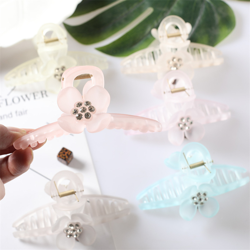 11cm new European and American fashion hair accessory headwear, flower grabber, frosted transparent jelly color, sweet and girlish Application Scenario