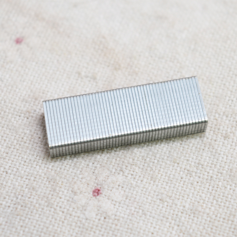 Factory direct sales and wholesale of No. 10 staples, small binding pins, office special No. 10 staples, cultural and educational industrial staples Specification image