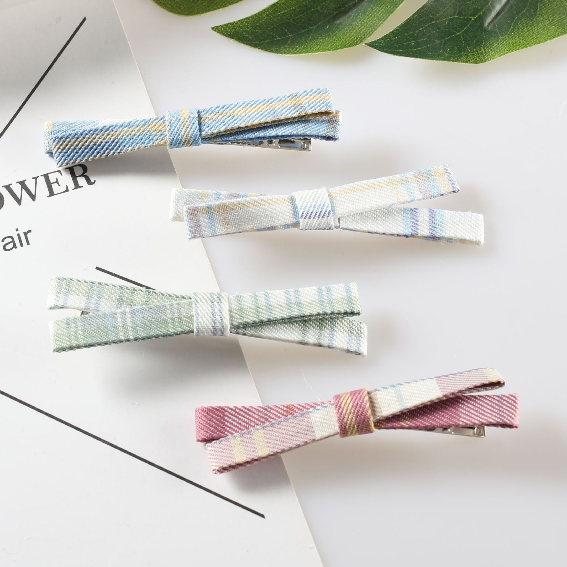 JK checkered hair clips, duckbill clips, crossed bow hair clips, hair accessories, uniform fabric, Korean style clips, headwear wholesale Specification image