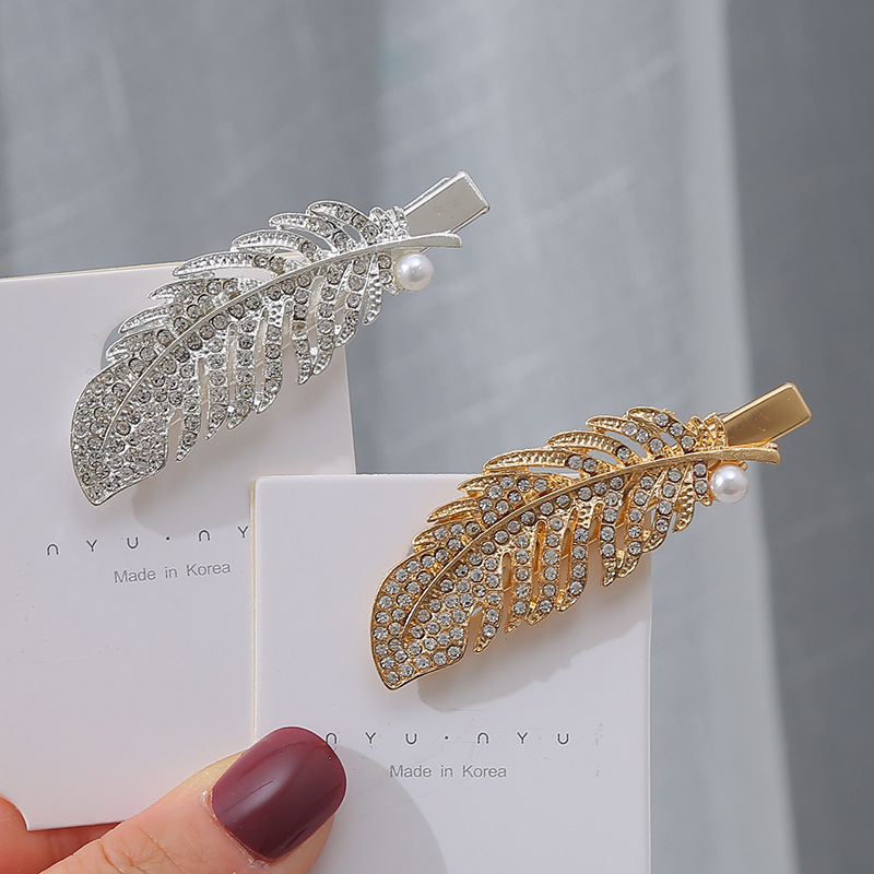 Japanese and Korean diamond-encrusted imitation pearl feather hair clips, fashionable and elegant side clips, bangs clips, simple and internet-famous hair clips Specification image