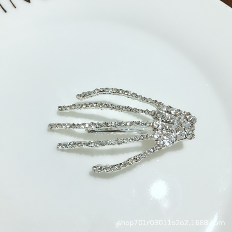 Retro skeleton hand InS-style hand-grabbed hair clips, rhinestone side clips, simple and non-damaging hair side clips, hair accessories wholesale Item Picture
