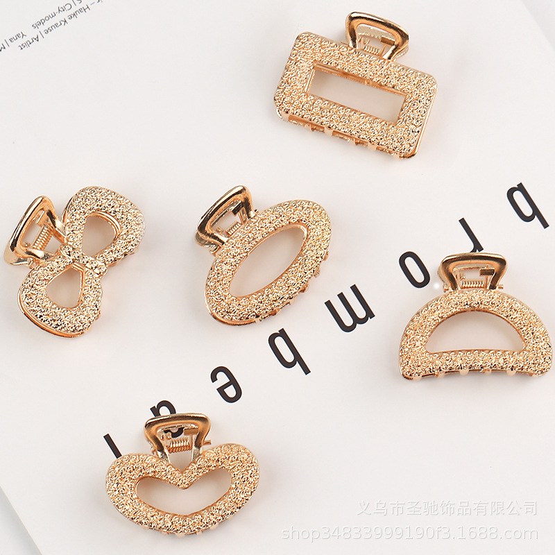 Cross-border korean version alloy plating hairpin tarjeta de pelo simple influencer mujer pelo agarrar moda versátil chao-chan liu clip details Picture