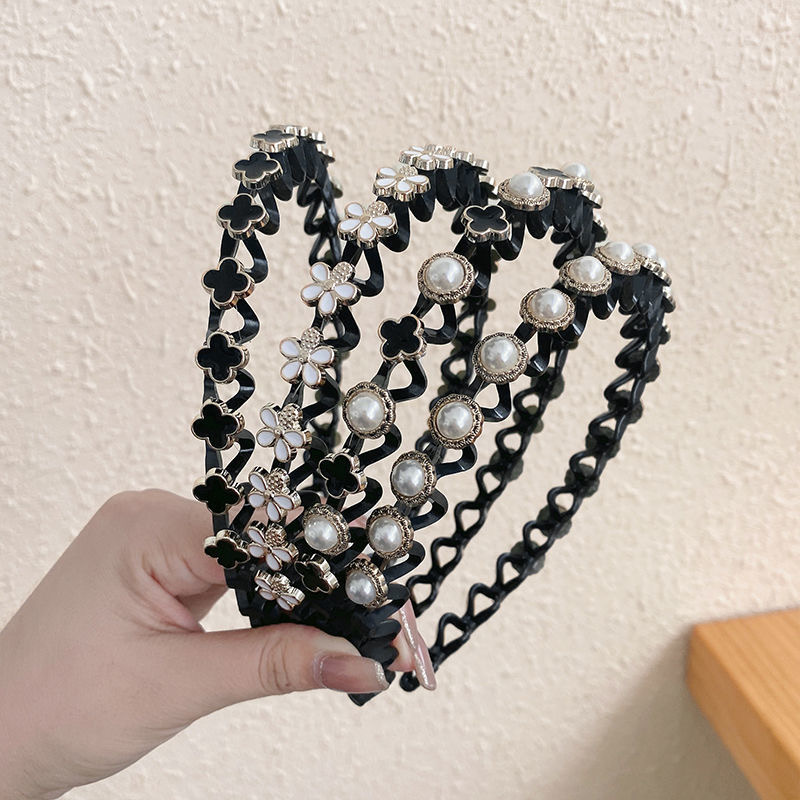 European and American fashionable pearl hair bands, shiny Baroque rhinestone hair accessories, four-leaf clover hair clips, heavy industry popular adult hair accessories details Picture