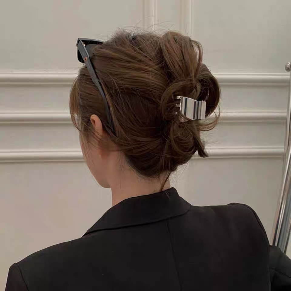 Metal small gripper, high ponytail fixed hair clip, women's summer mini hair clip, invisible hand gripper on the back of the head, headwear Specification image