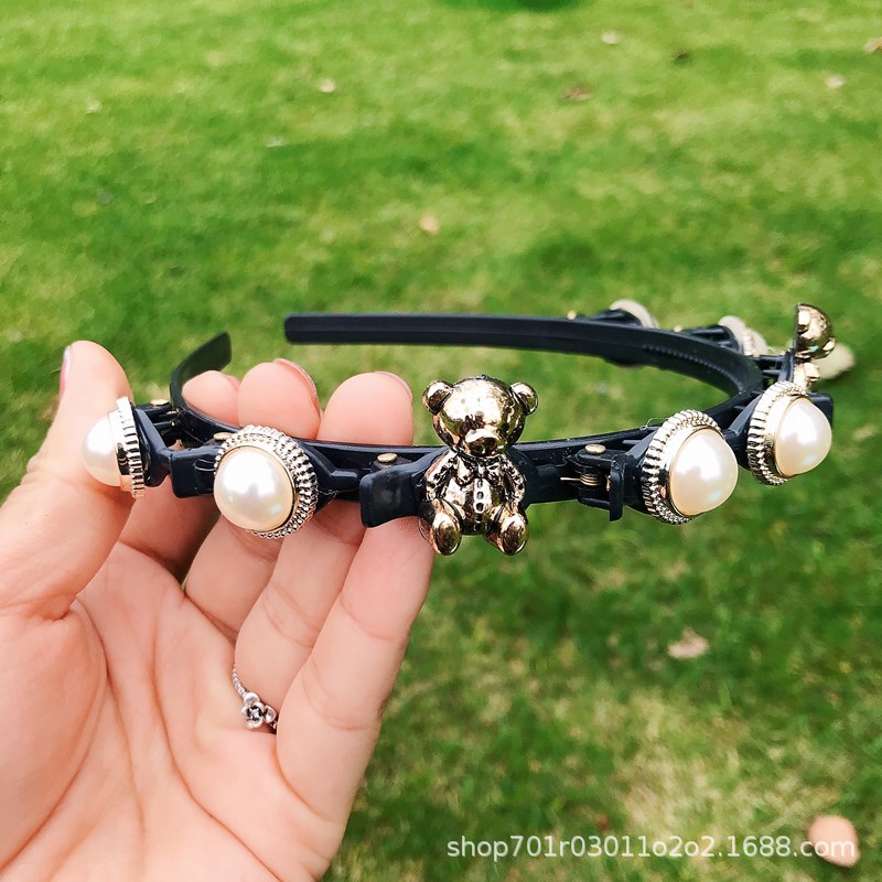 Korean-style fashionable multi-layered woven pearl hair bands with compartments, small braided hair clamps, and trendy hair tie hair accessories Application Scenario