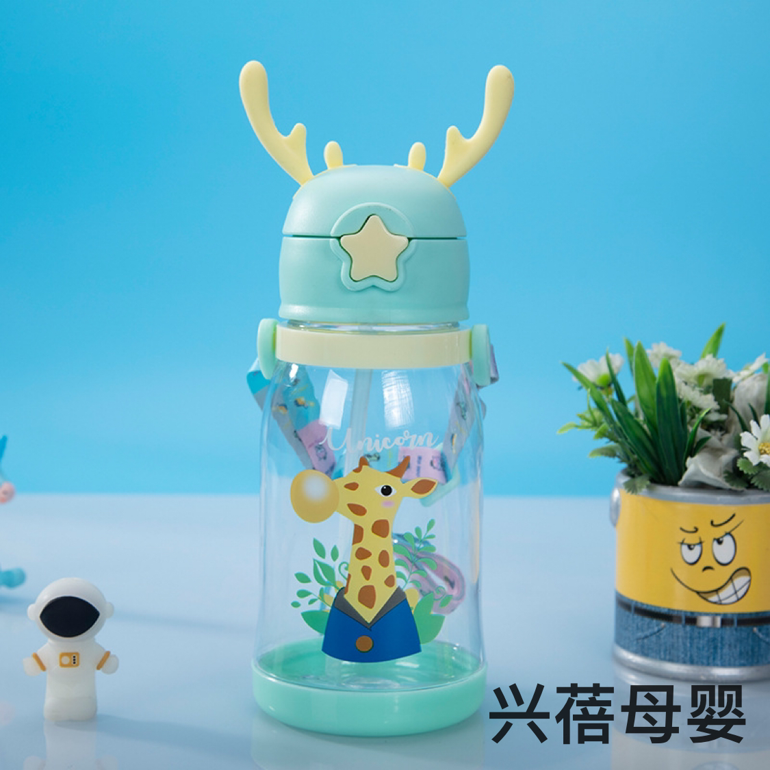 New creative color-blocking children's antler cup, portable plastic water cup, cartoon student straw cup, large-capacity bouncing cup Application Scenario