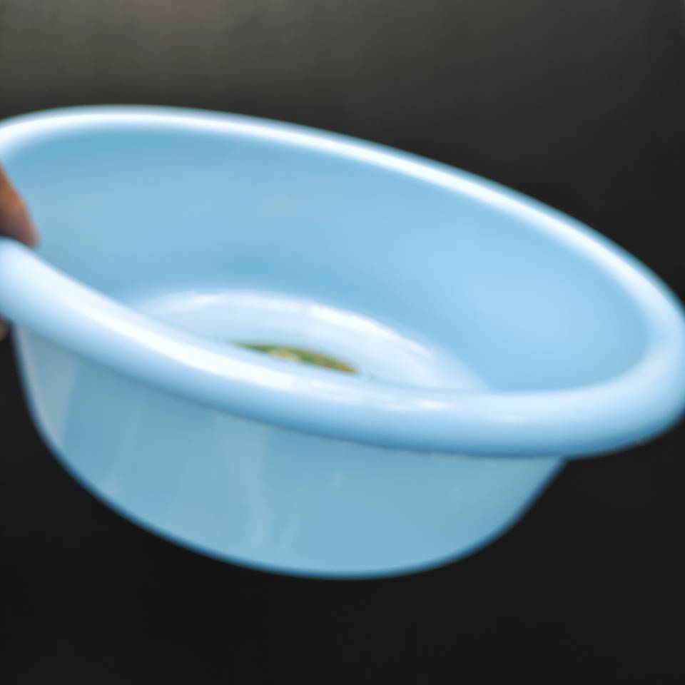 608 Large household plastic basin Large basin color wash basin laundry basin washing basin fruit and vegetable basin