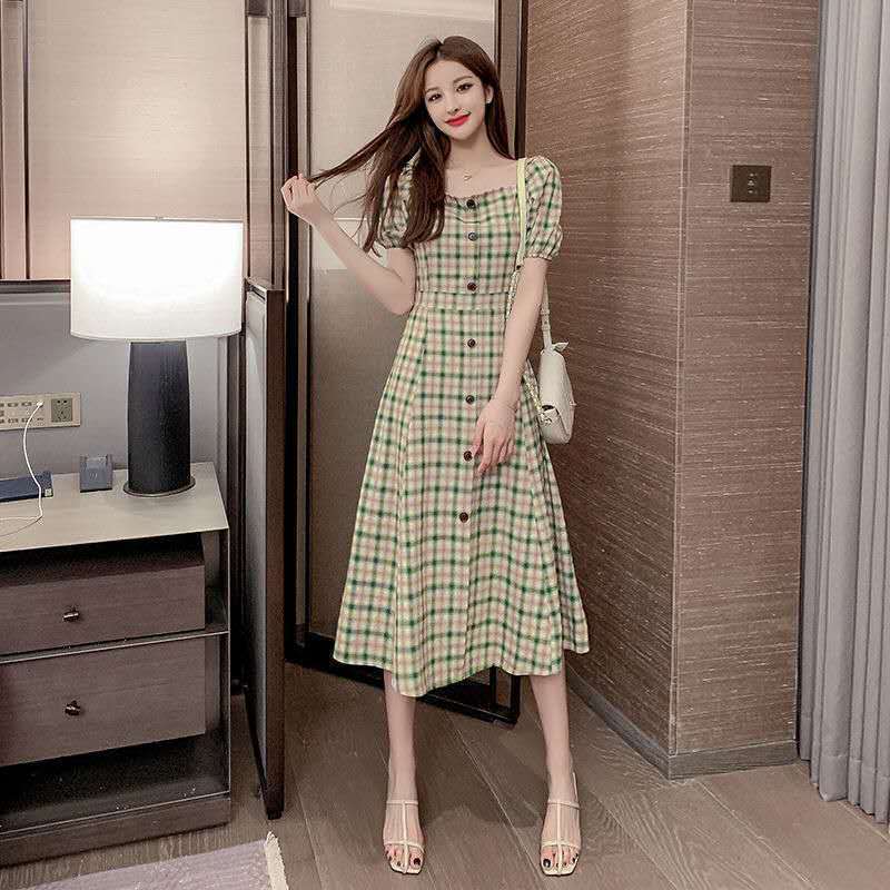 This 2022 summer new square-neck checkered puffed sleeve French retro knee-length dress is elegant, fashionable, waist-cinching and slimming details Picture