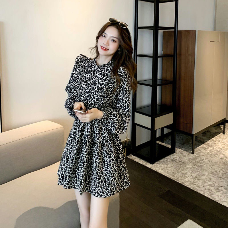A new style of stylish short skirt for slimming in spring 2022. Black round-neck, black ear-trimmed long-sleeved floral chiffon dress for women Specification image