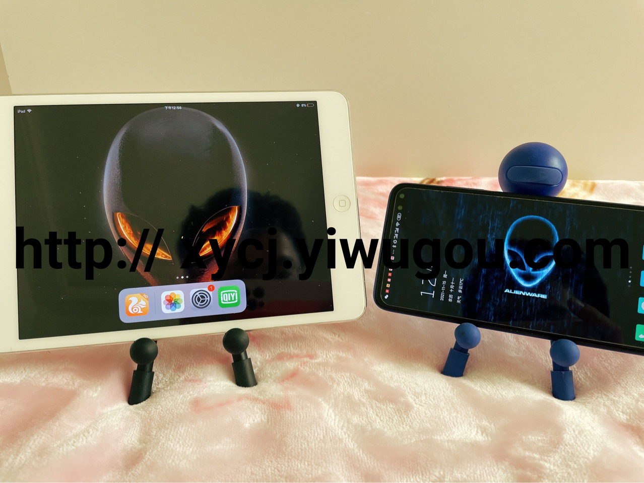 Creative mobile phone stand, online class and TV series storage, folding tripod, desktop live streaming, tablet stand, alien stand Specification image