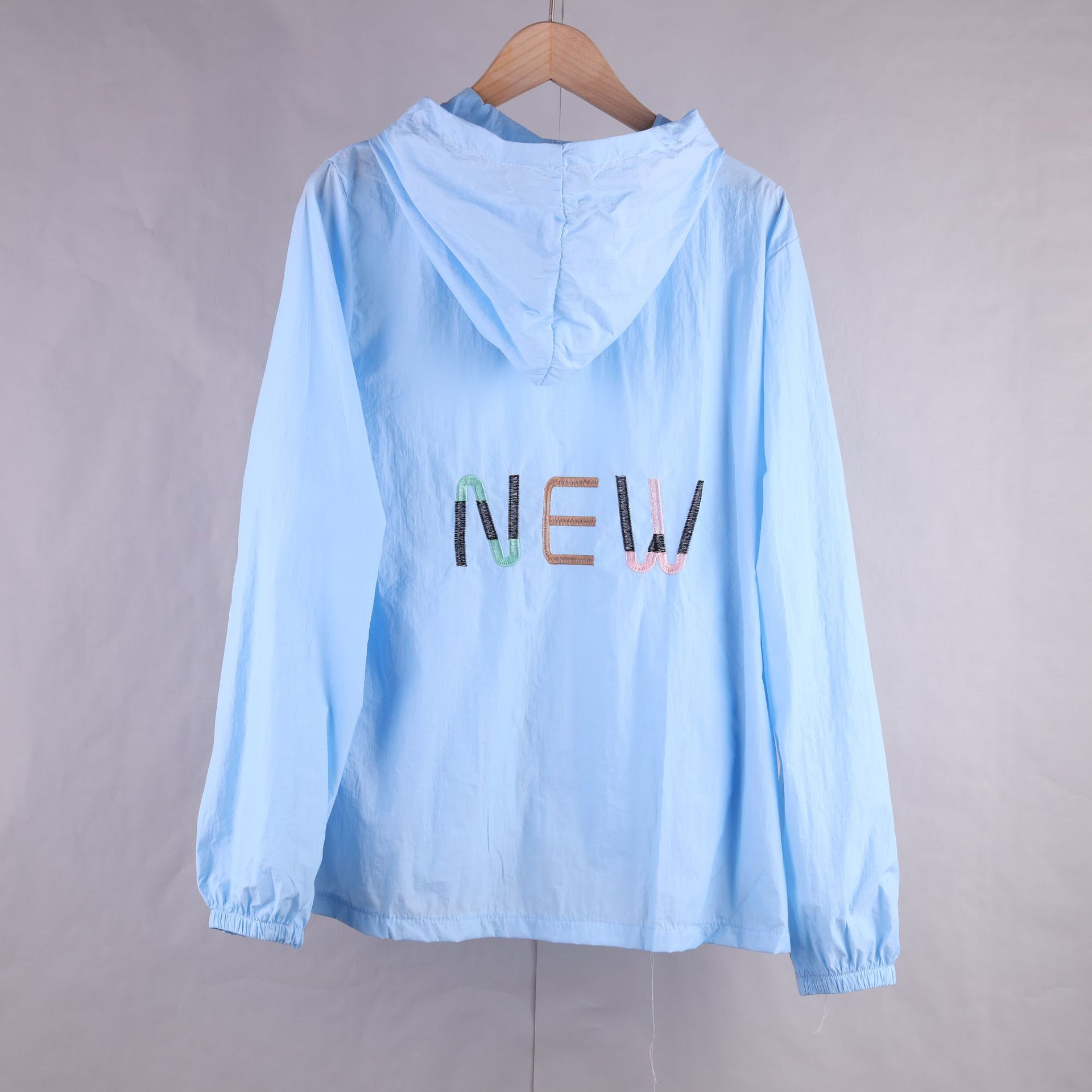 Embroidered English sunscreen clothes for female 2022 all-wear sunscreen clothes for female students Korean version of the thin loose net infrared cover