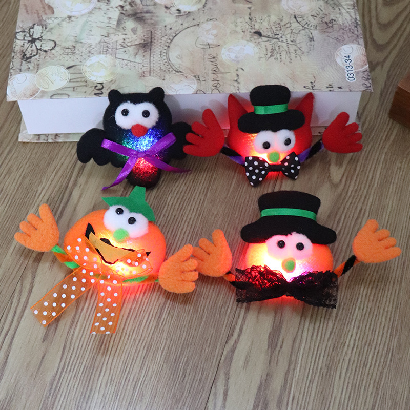 Halloween decorations, party props, children's lighting decorations, hot new pumpkin Bat lighting brooch