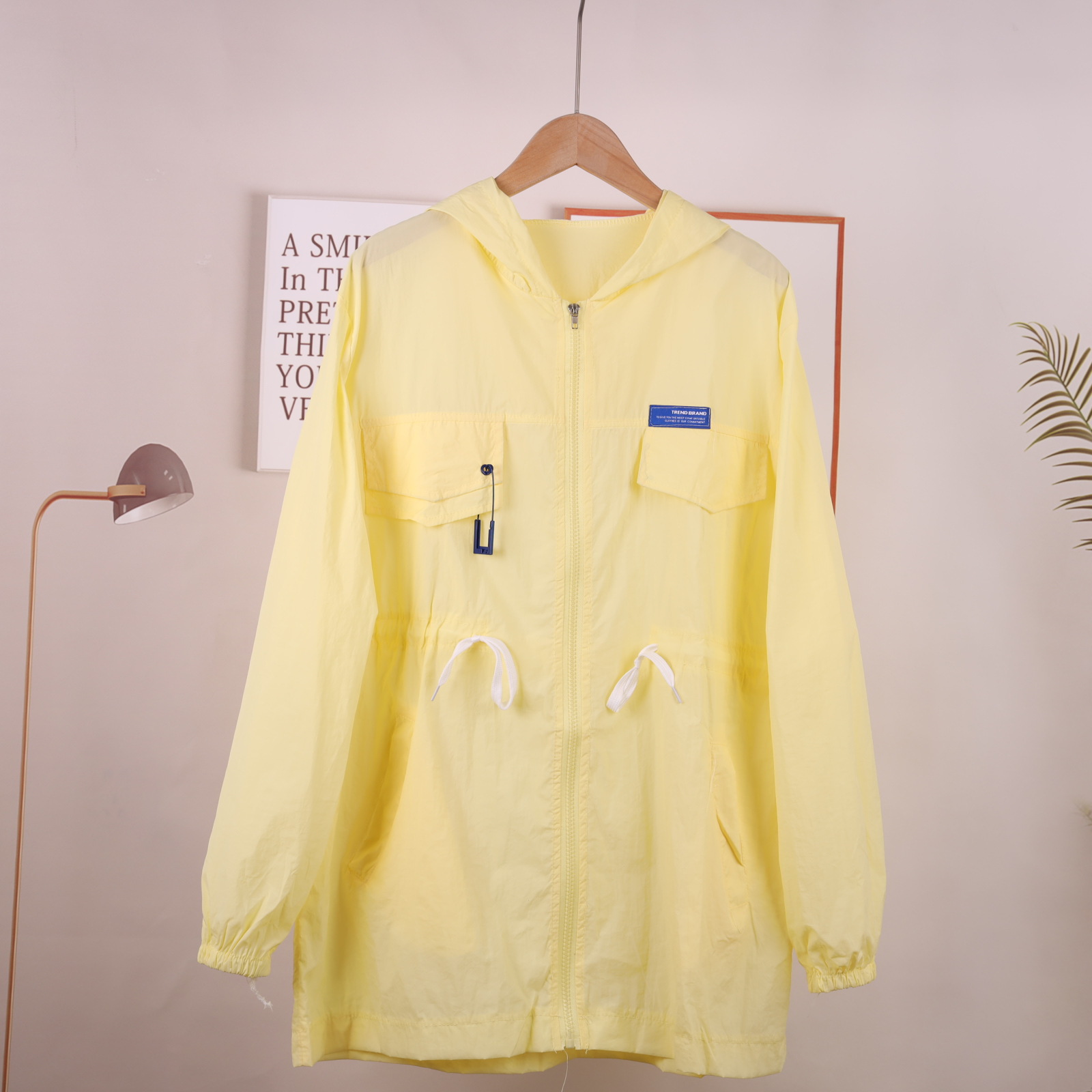The 2022 new style of loose, casual and sun-protective outerwear for junior and senior high school students in Korean style
