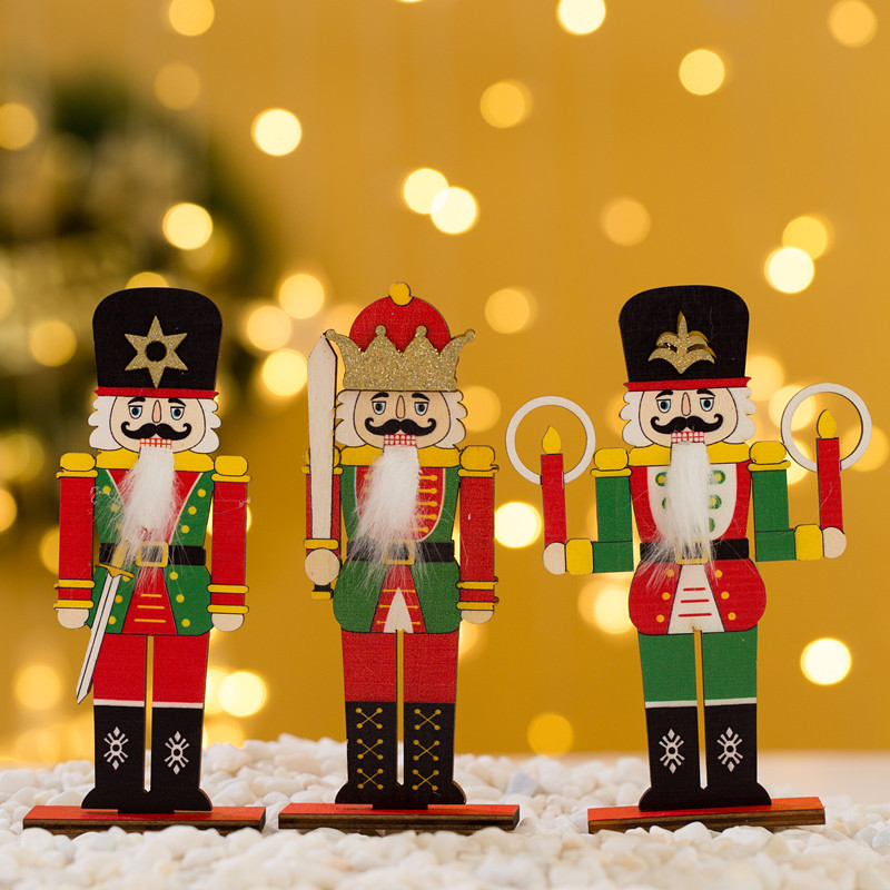 Walnut soldier colored Wooden Christmas decoration Christmas decoration office window tabletop decoration