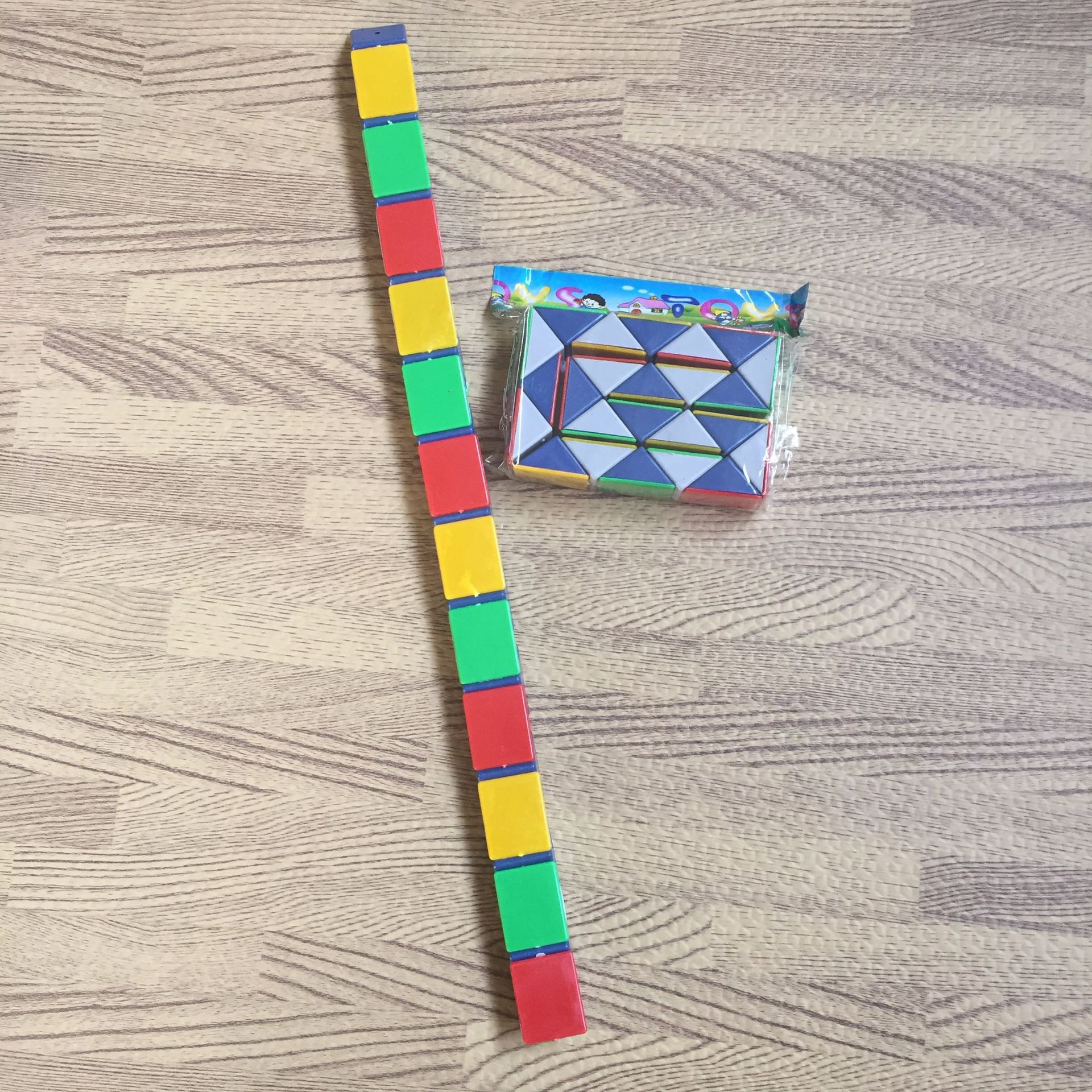Origin source, game Magic Ruler, children's educational and educational toys, Intelligence Cube, Magic ruler, 2-yuan street stall source wholesale Application Scenario