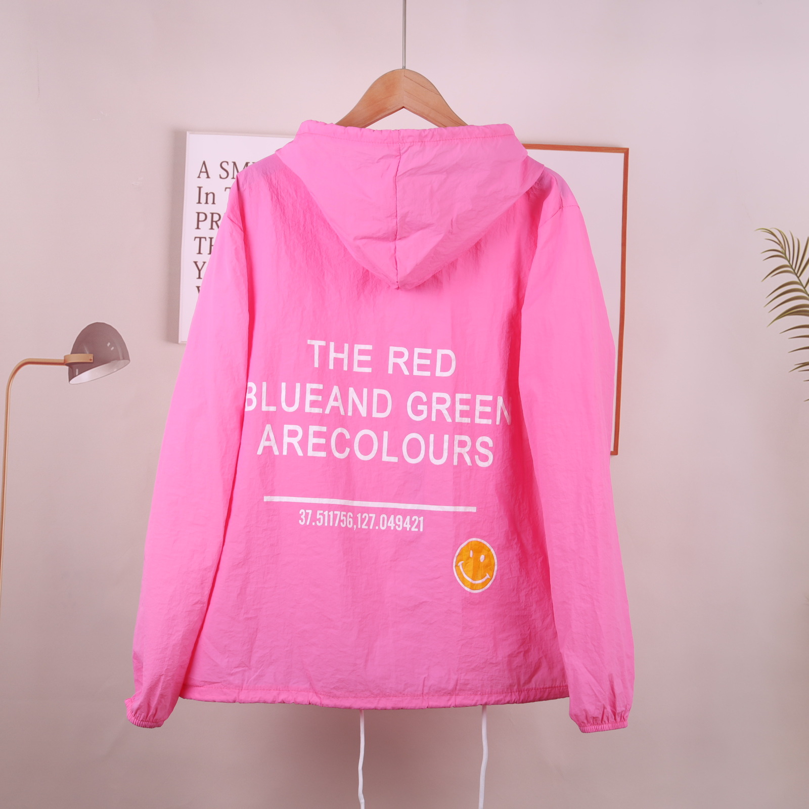 Thin outerwear for girls' spring, autumn and summer 2022 new style, Korean-style loose, casual and sun-protective outerwear for junior and senior high school students details Picture