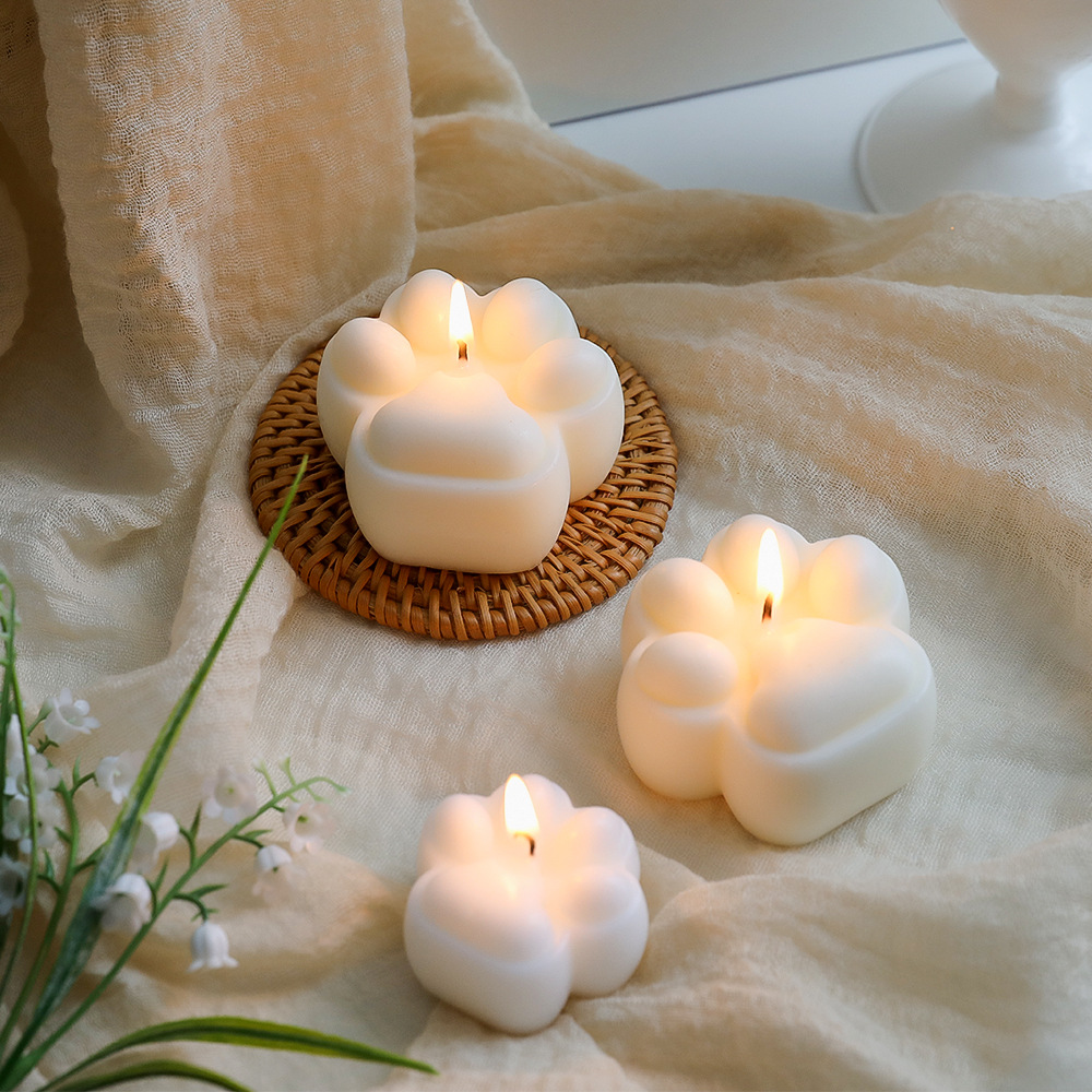 Aromatherapy candles in an ins style with little cat paw wax Specification image