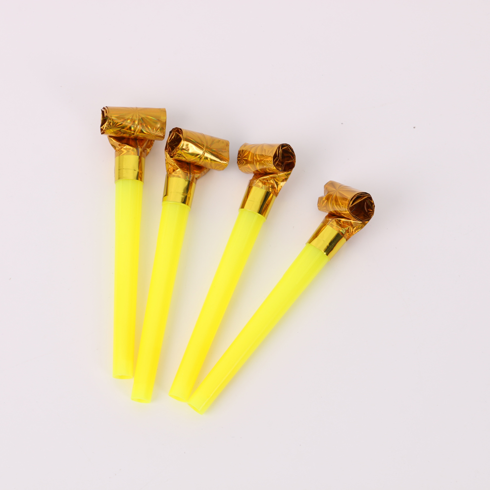 Children's toy, blowing dragon, birthday party props, little blowing dragon whistle, plastic horn blowing, rolling gold paper blowing dragon Application Scenario
