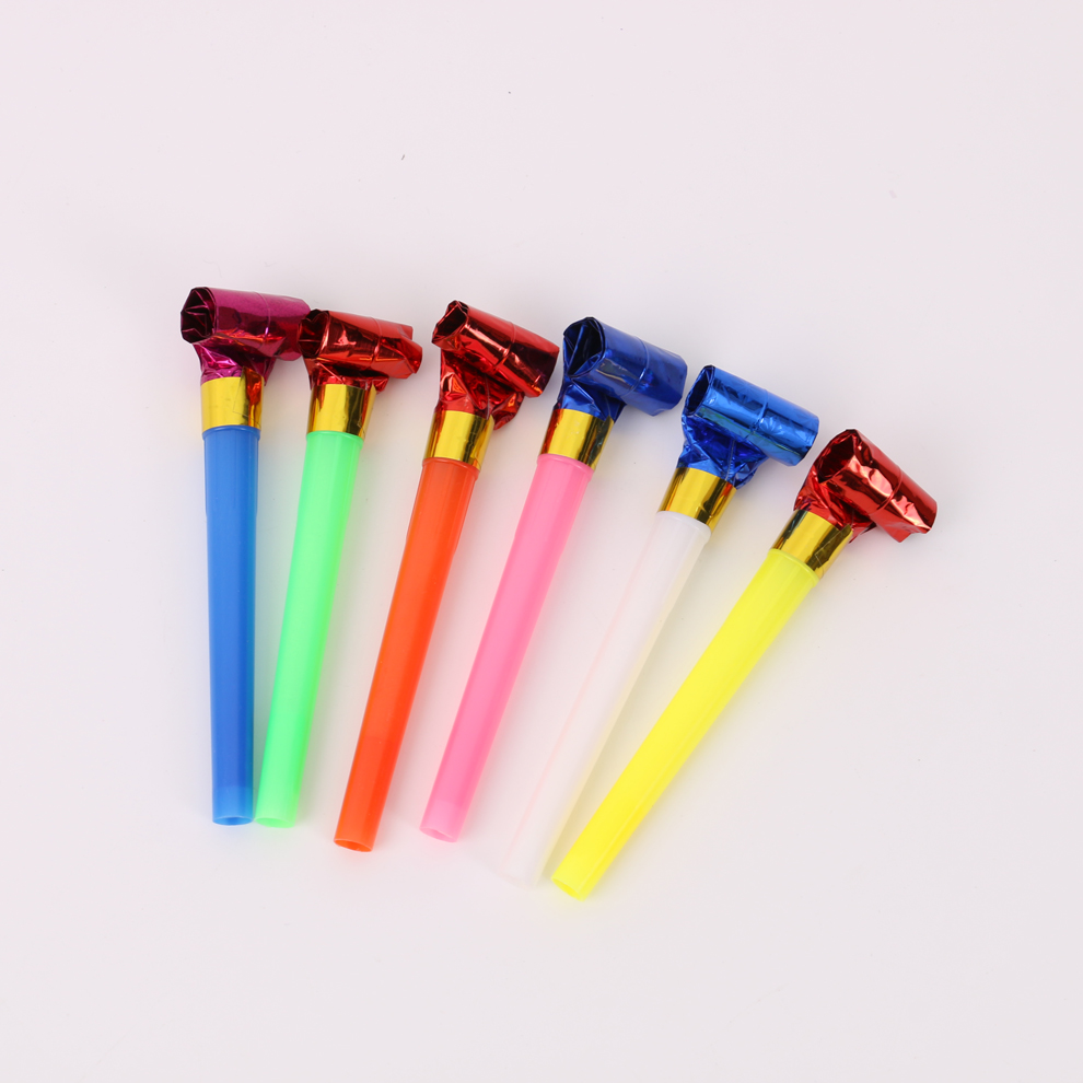 Cute dragon whistle, telescopic whistle, blow blow roll, birthday party and gathering, cheering horn, cheering props wholesale Application Scenario