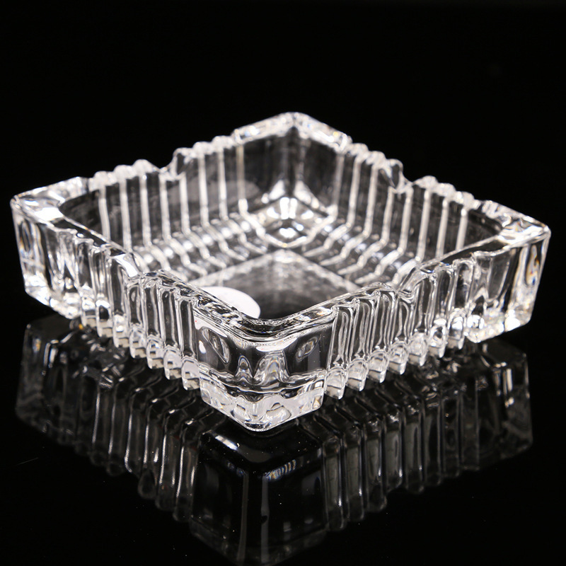 家用烟灰缸实物图