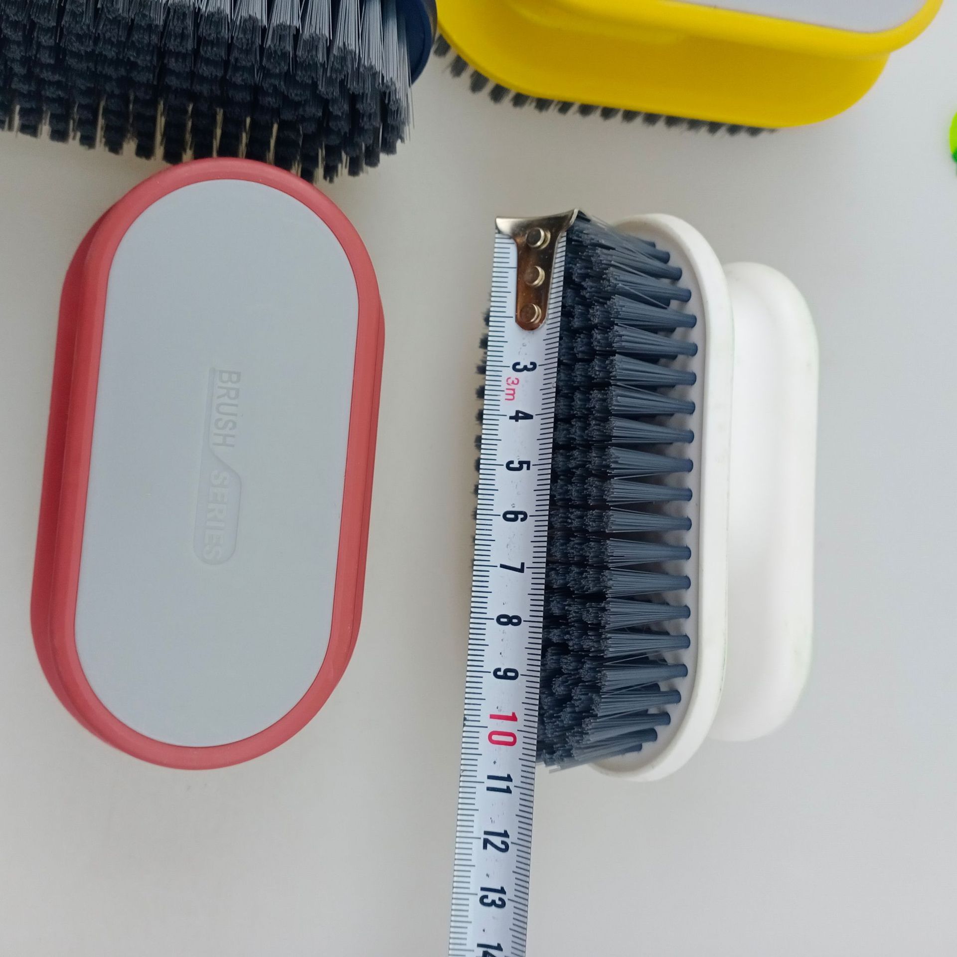 Factory direct supply 9009 laundry brush in stock for wholesale. Household high-quality soft-bristled cleaning brush for washing clothes and shoes details Picture