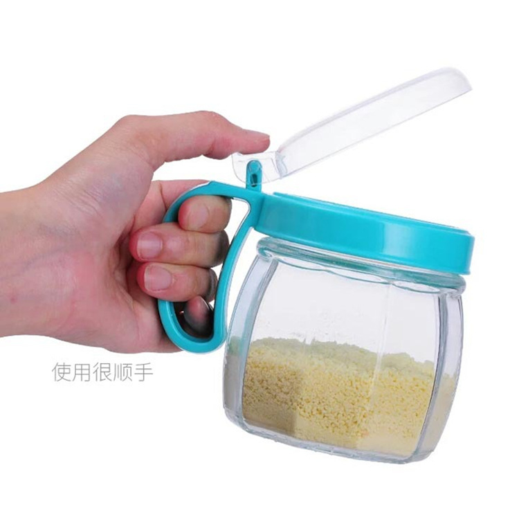 Botella de condimento de vidrio con cuchara caja de condimento creativa para el hogar botella de salsa de soja vidrio con tapa condimento lata al por mayor Application Scenario