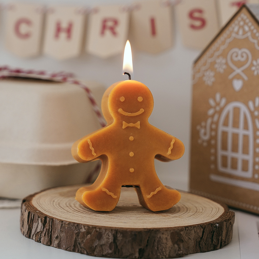 Gingerbread man scented candle Specification image