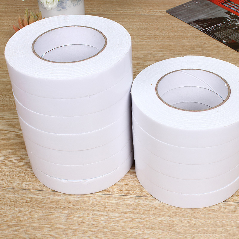 The thickened sponge double-sided adhesive tape is a popular product in the two-yuan store. It is practical for home use, study and office Application Scenario