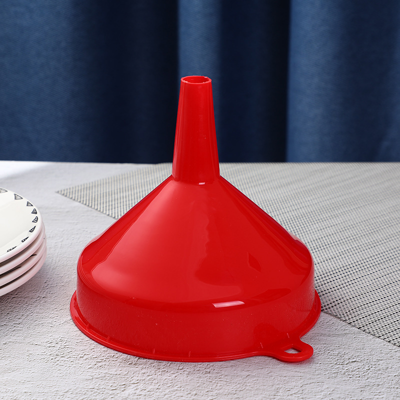 18cm large plastic funnel, thickened with a large diameter, kitchenware, household oil extraction funnel, wine extraction funnel wholesale