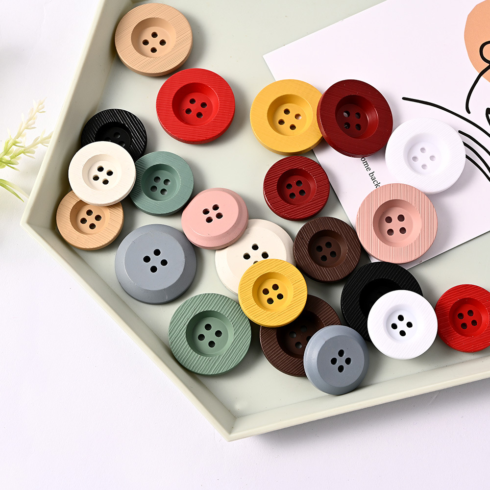 【批发】彩色树脂纽扣四眼条纹宽边女装上衣羊绒毛呢风衣西服装饰百搭扣子