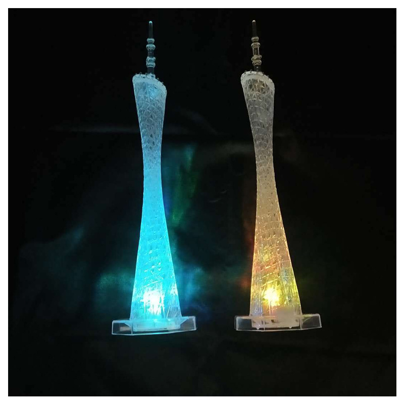 The night lights of the Oriental Pearl Tower and the Canton Tower in Guangzhou are colorful and changing. Little Waist Specification image