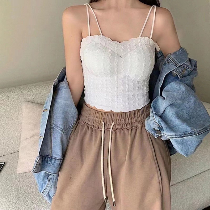 This spring and summer sexy lace mini halter bubble strapless vest with a chest pad design can be worn inside or outside, creating a slimming and beautiful back base