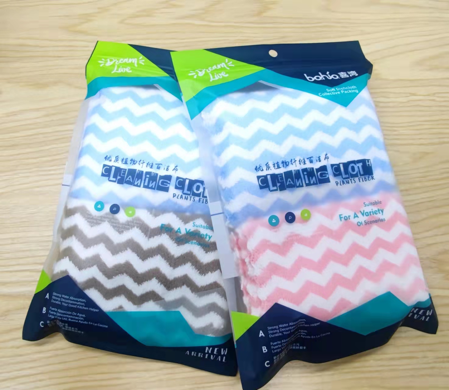 Wavy coral fleece cleaning face towel, bath towel, baby and toddler bath towel Application Scenario