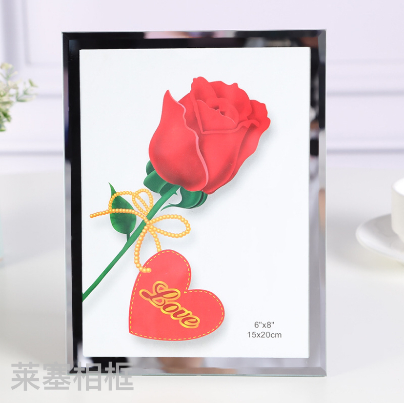 Narrow-edge silver-edge decorative living room and bedroom handicrafts, photo ornaments, creative design glass photo frames details Picture