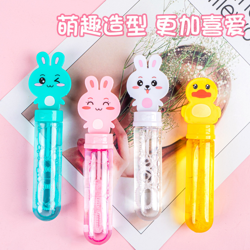 Manual mini bubble sticks, children's small cartoon-shaped bubble water sticks, New Year gifts, toys wholesale stall Application Scenario