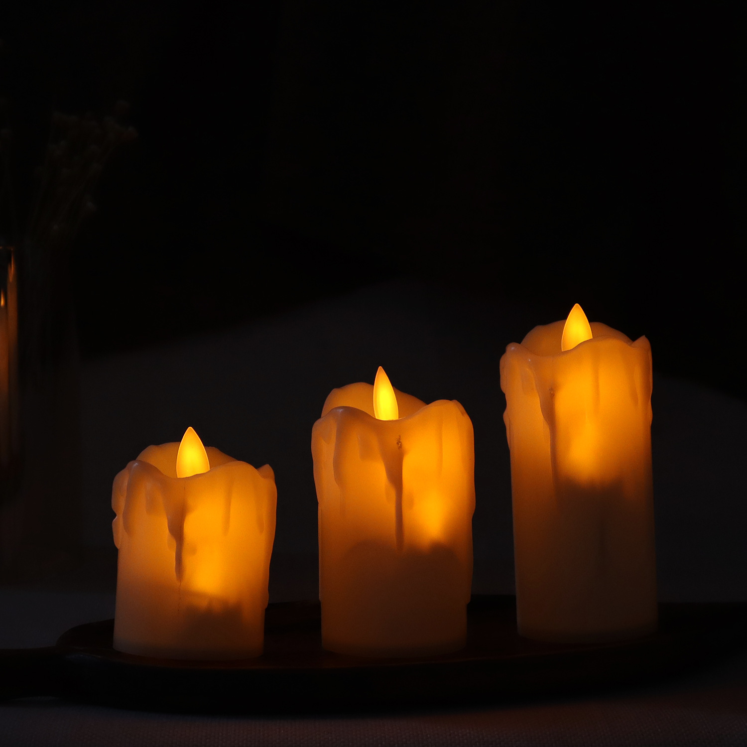 LED electronic candles are designed for proposal and wedding celebrations, featuring a swinging, swaying and tearful design details Picture