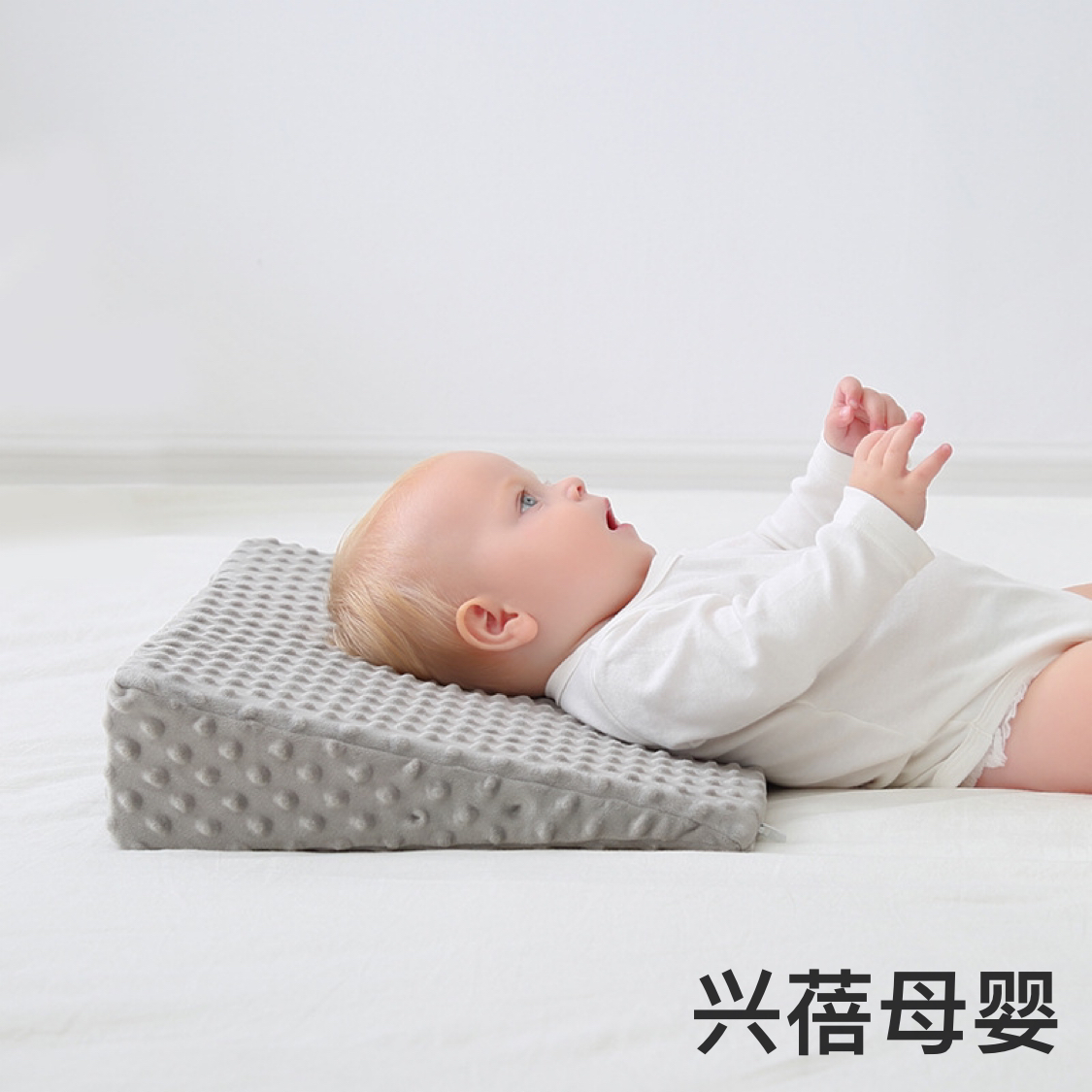 Baby pillow anti-spitting baby pillow feeding baby pillow triangle slope pillow newborn