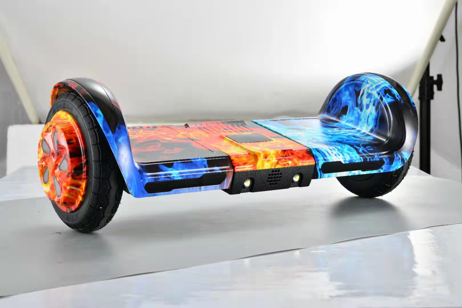 The 2022 new balance bike comes with a music strap display