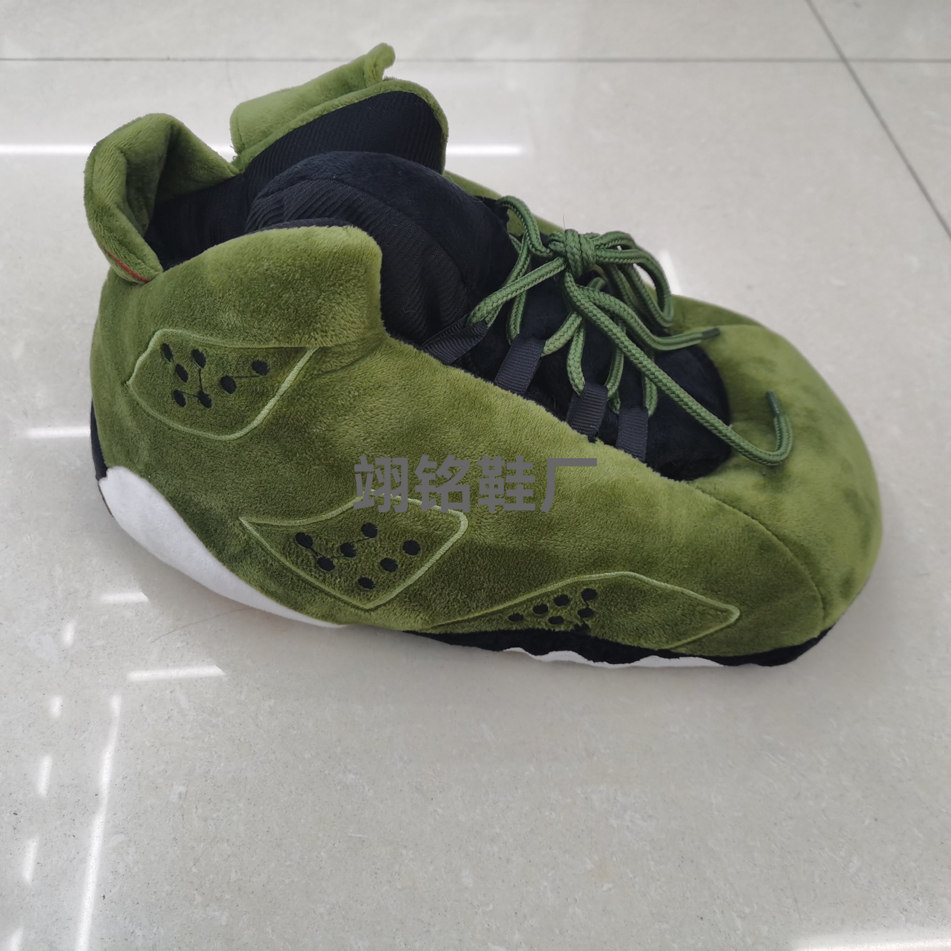鞋类白底实物图