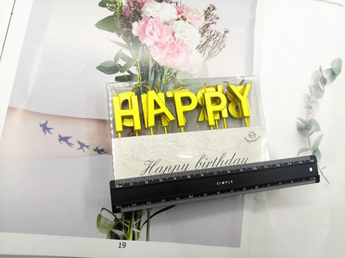 The manufacturer is selling the birthday candles "HAPPY BIRTDAY" with gold plating and metal color details Picture