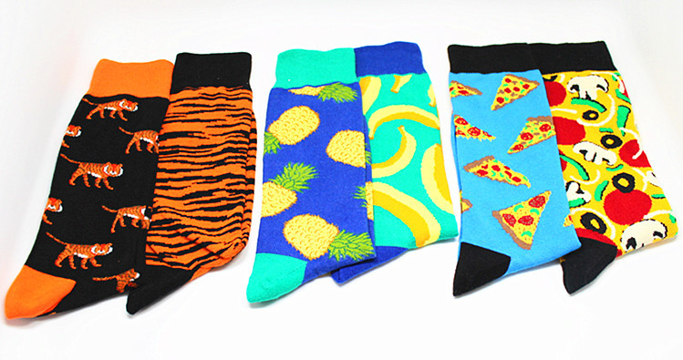 Cotton personalized yin-yang socks for different feet, fashionable men's socks, skateboard-style cotton socks, trendy mid-calf men's socks for export details Picture