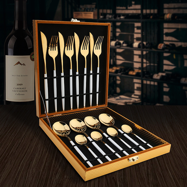 A stainless steel Western-style knife, fork and spoon set, ins steak knife and fork, Portuguese tableware, wooden box set, gift tableware details Picture