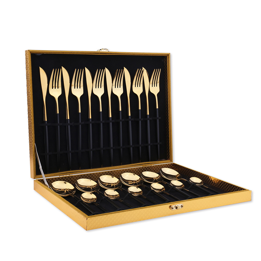 A stainless steel Western-style knife, fork and spoon set, ins steak knife and fork, Portuguese tableware, wooden box set, gift tableware Application Scenario